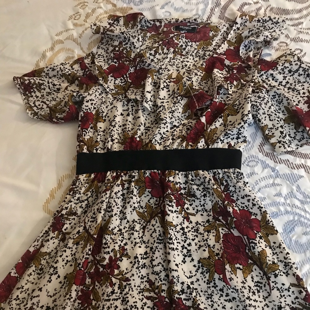 Floral Pattern, Cold Shoulder Maxi - Picture 2 of 3